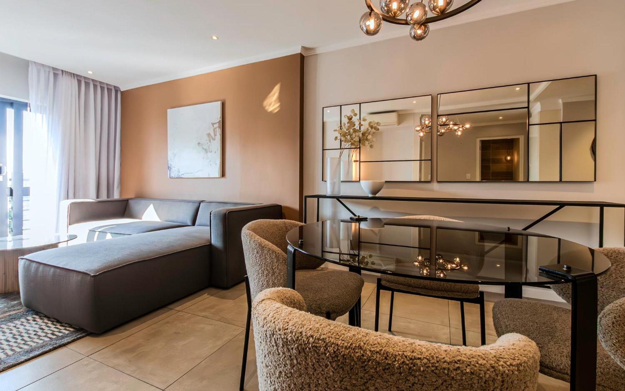 The Max Sandton Apartment *